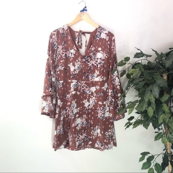 NWOT Mauve Floral Dress With Bell Sleeves - Picture 1 of 7